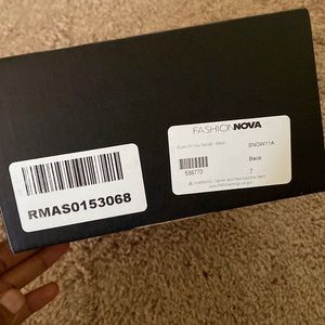 New fashion nova black sandals